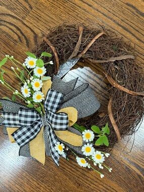 Spring Daisy Grapevine Wreath with Black Plaid & Mustard Bow